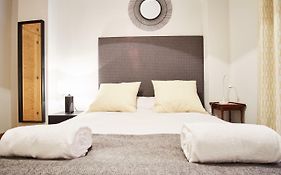 Arenal Carreteria Deluxe Suites By Valcambre