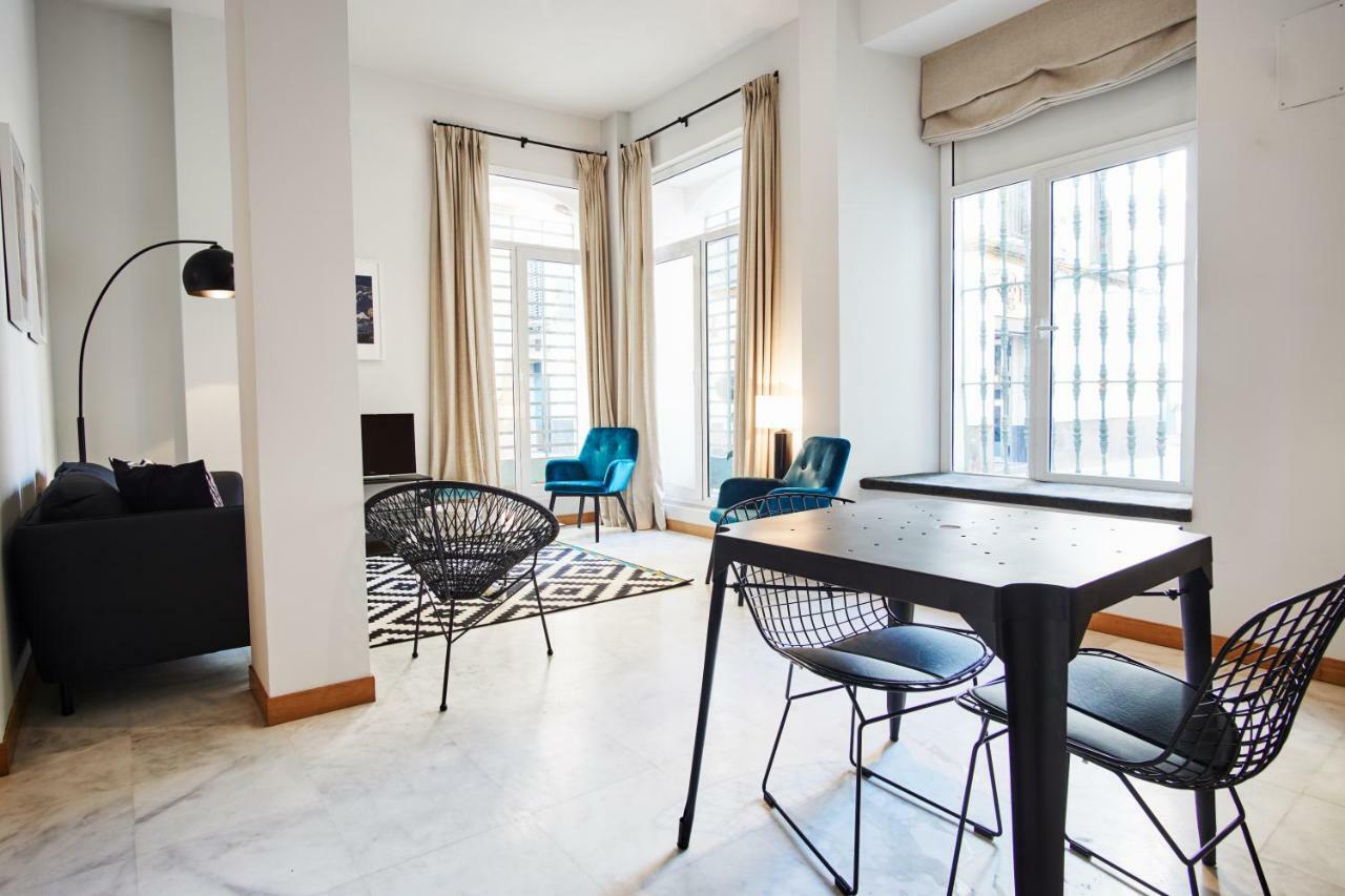 Arenal Carreteria Deluxe Suites By Valcambre Séville Extérieur photo