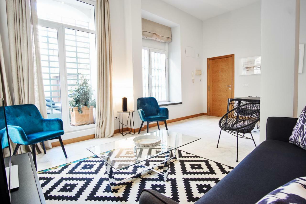 Arenal Carreteria Deluxe Suites By Valcambre Séville Extérieur photo