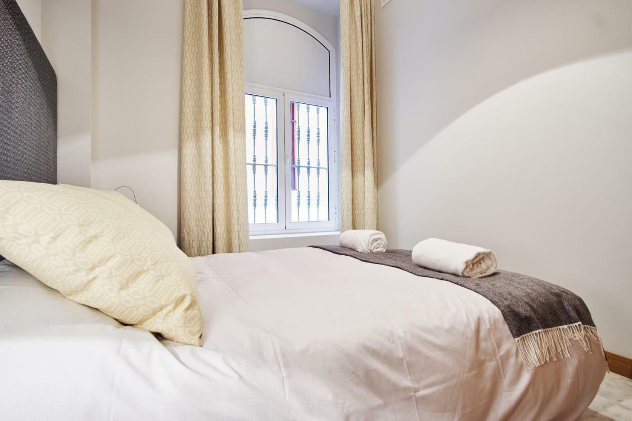 Arenal Carreteria Deluxe Suites By Valcambre Séville Extérieur photo